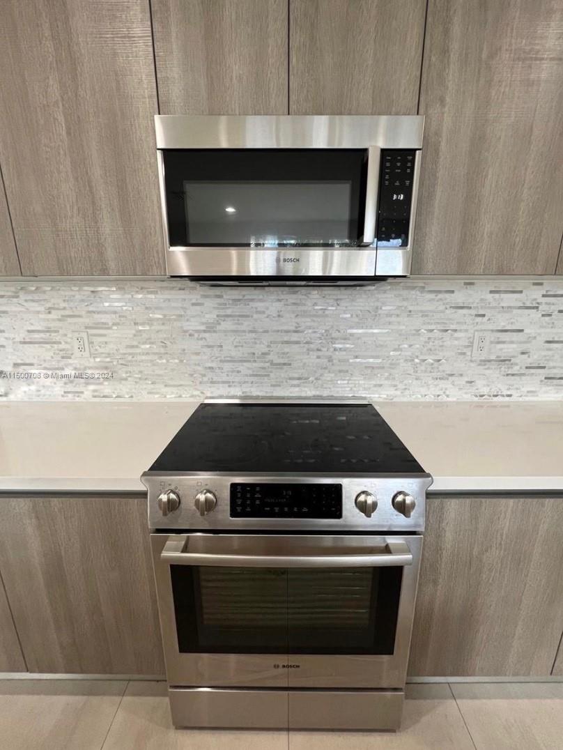 10380 68th Ter, Doral, FL, 33178 United States, 5 Bedrooms Bedrooms, ,5 BathroomsBathrooms,Residential,For Sale,68th Ter,A11500708