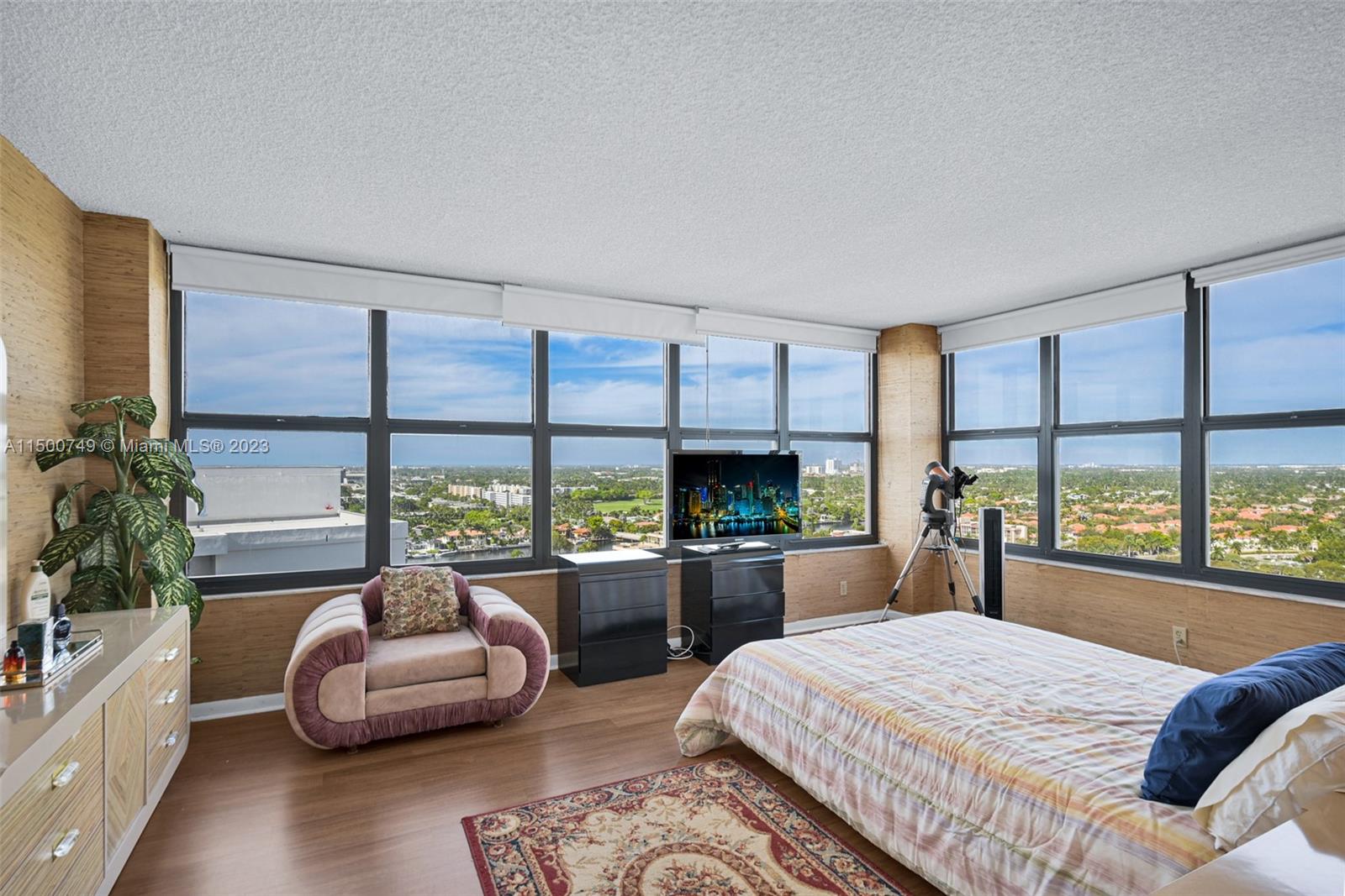 2500 Parkview Dr 2212, Hallandale Beach, Florida 33009, 2 Bedrooms Bedrooms, ,2 BathroomsBathrooms,Residential,For Sale,2500 Parkview Dr 2212,A11500749