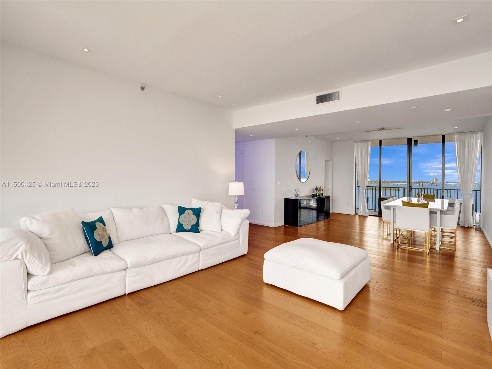 1000 Venetian Way 1002, Miami Beach, Florida 33139, 3 Bedrooms Bedrooms, ,2 BathroomsBathrooms,Residential,For Sale,1000 Venetian Way 1002,A11500425