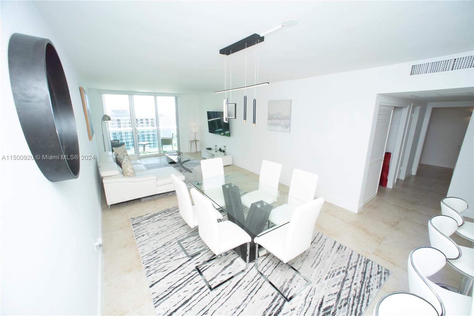 Sunny Isles Beach, Florida 33160, 2 Bedrooms Bedrooms, ,2 BathroomsBathrooms,Residentiallease,For Rent,A11500920