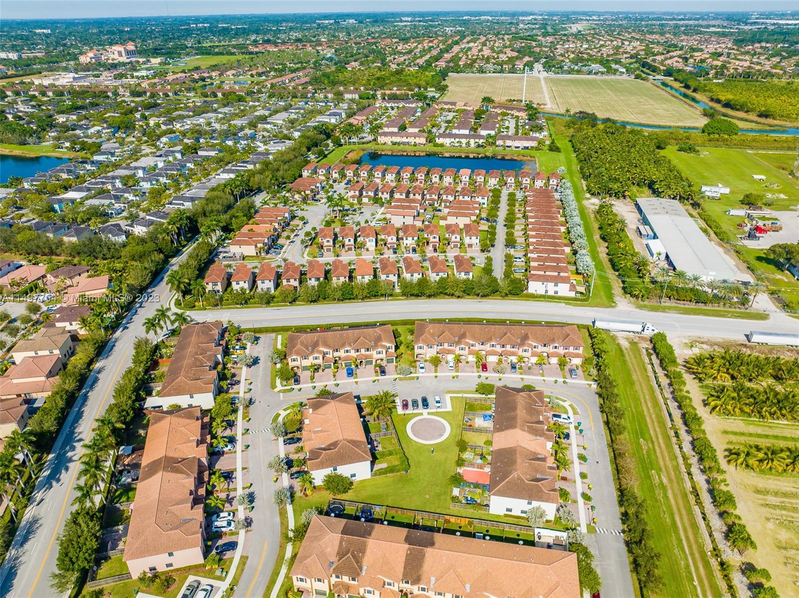 136 SE 37th Ter 136, Homestead, Florida 33033, 3 Bedrooms Bedrooms, 6 Rooms Rooms,2 BathroomsBathrooms,Residential,For Sale,136 SE 37th Ter 136,A11497704