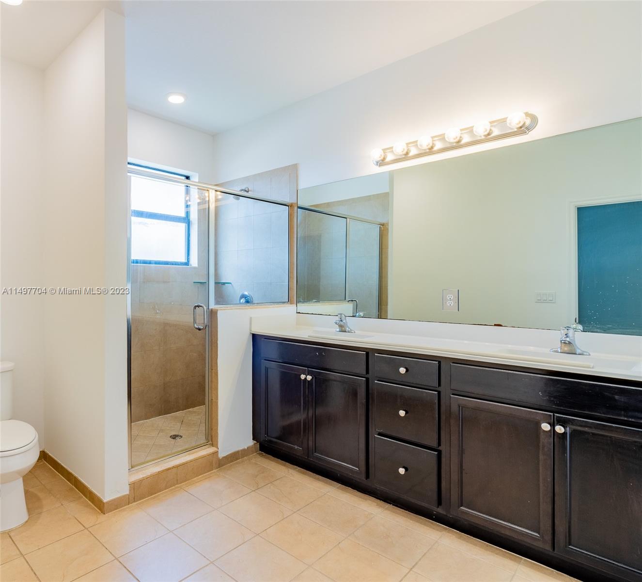 136 SE 37th Ter 136, Homestead, Florida 33033, 3 Bedrooms Bedrooms, 6 Rooms Rooms,2 BathroomsBathrooms,Residential,For Sale,136 SE 37th Ter 136,A11497704