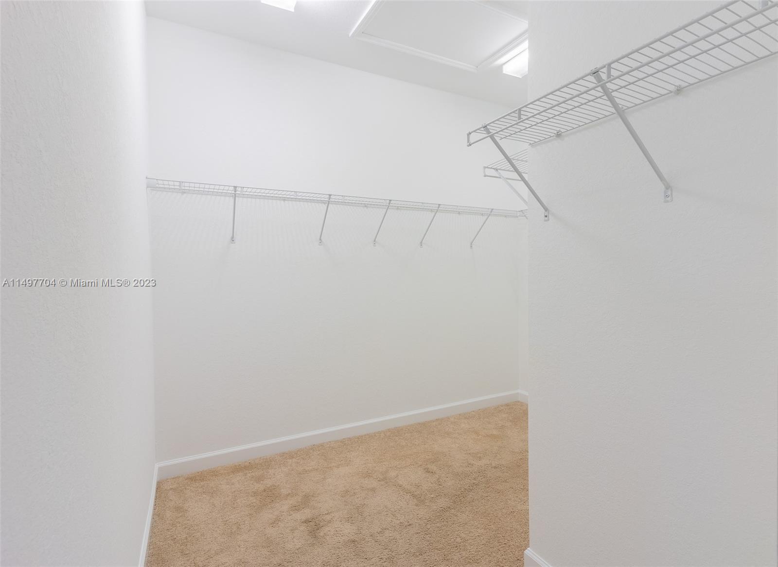 136 SE 37th Ter 136, Homestead, Florida 33033, 3 Bedrooms Bedrooms, 6 Rooms Rooms,2 BathroomsBathrooms,Residential,For Sale,136 SE 37th Ter 136,A11497704