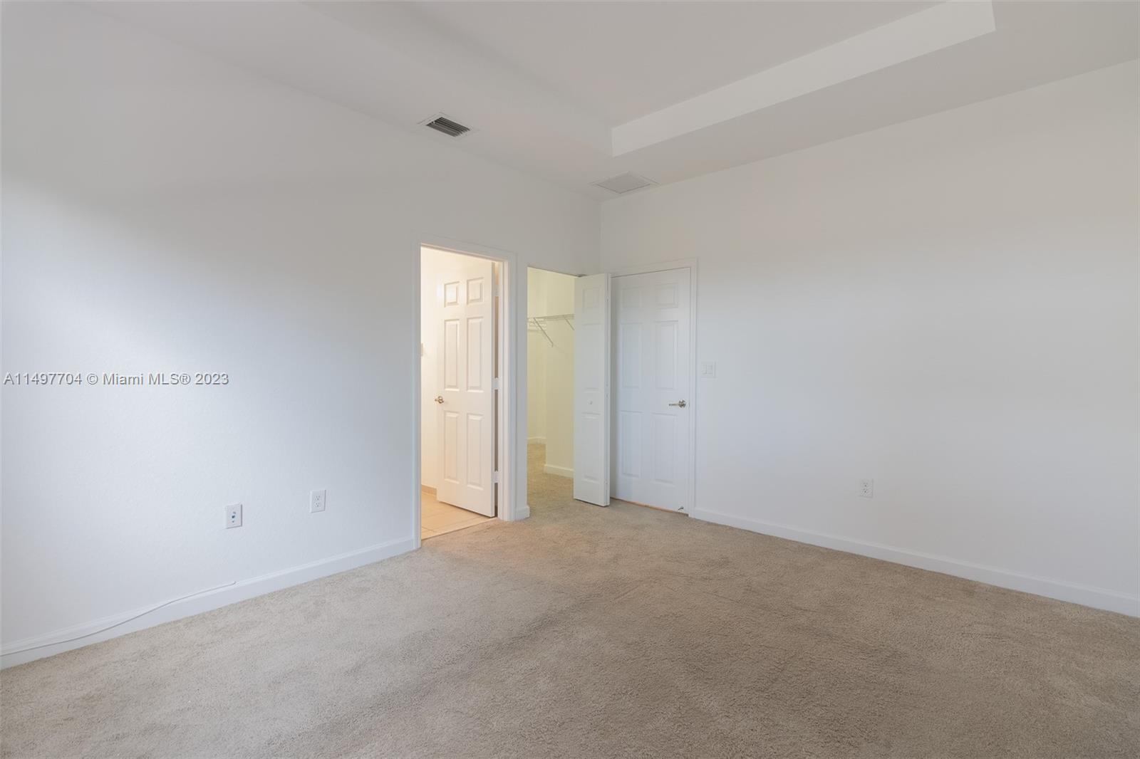 136 SE 37th Ter 136, Homestead, Florida 33033, 3 Bedrooms Bedrooms, 6 Rooms Rooms,2 BathroomsBathrooms,Residential,For Sale,136 SE 37th Ter 136,A11497704