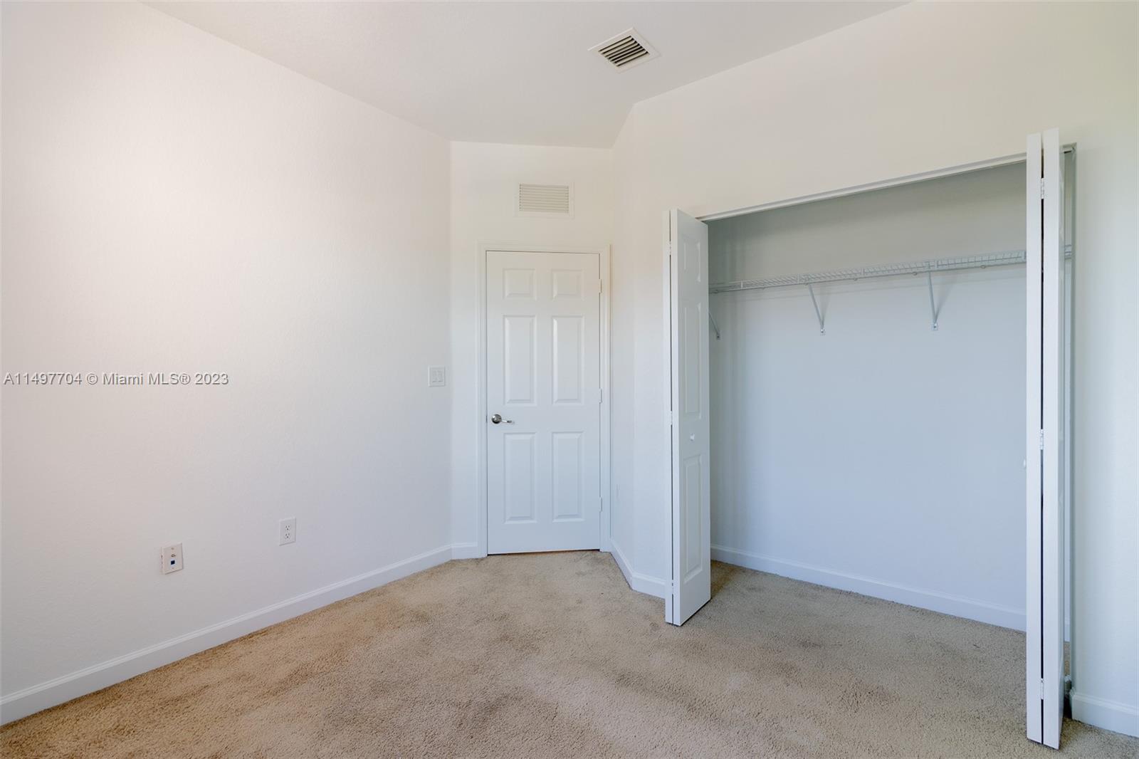 136 SE 37th Ter 136, Homestead, Florida 33033, 3 Bedrooms Bedrooms, 6 Rooms Rooms,2 BathroomsBathrooms,Residential,For Sale,136 SE 37th Ter 136,A11497704