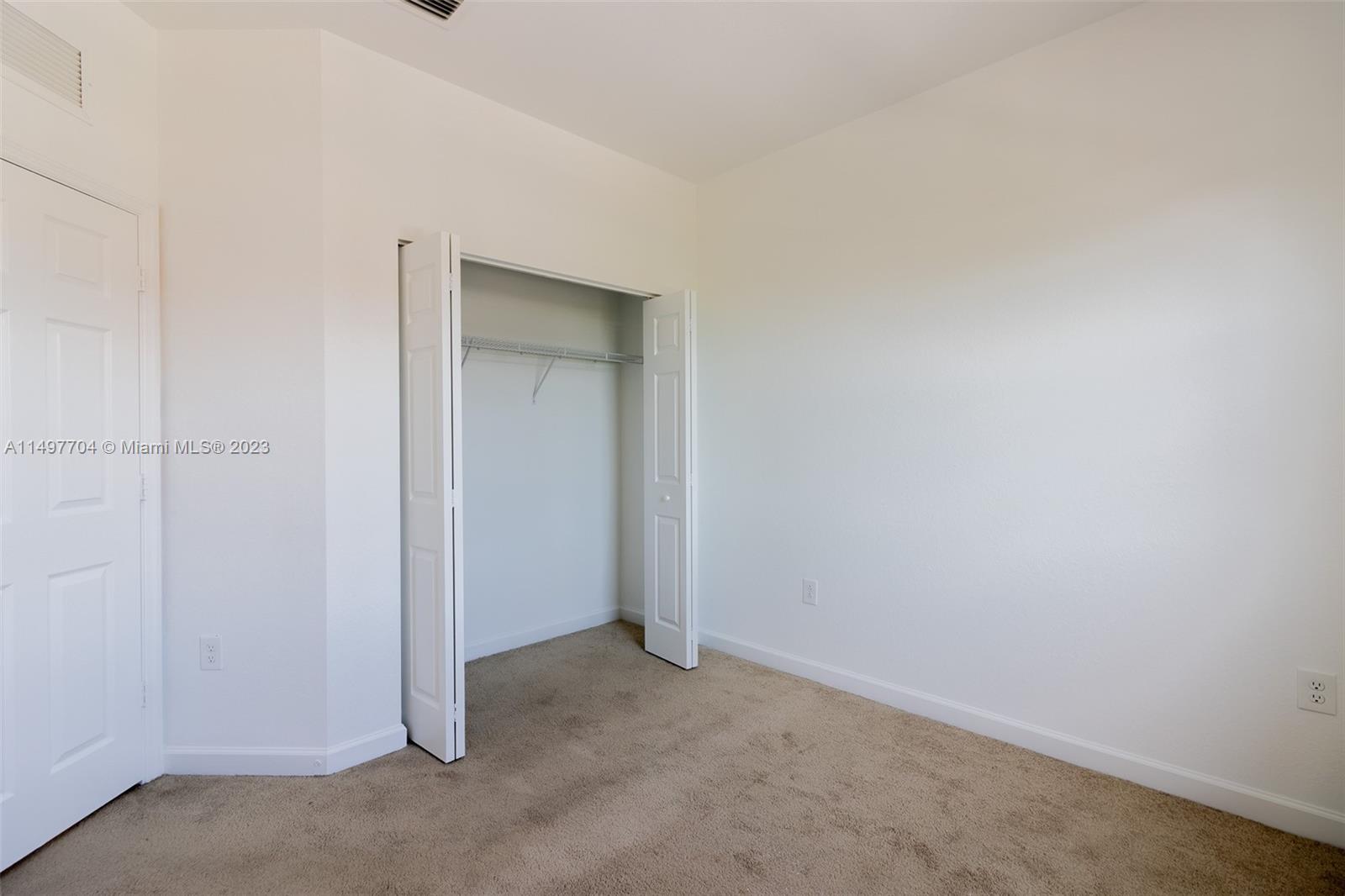 136 SE 37th Ter 136, Homestead, Florida 33033, 3 Bedrooms Bedrooms, 6 Rooms Rooms,2 BathroomsBathrooms,Residential,For Sale,136 SE 37th Ter 136,A11497704