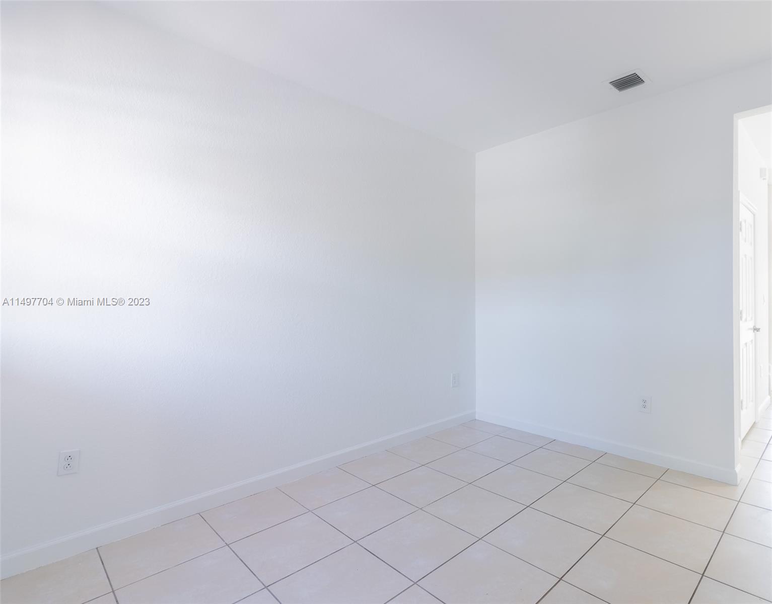 136 SE 37th Ter 136, Homestead, Florida 33033, 3 Bedrooms Bedrooms, 6 Rooms Rooms,2 BathroomsBathrooms,Residential,For Sale,136 SE 37th Ter 136,A11497704