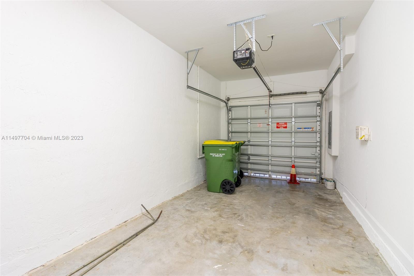 136 SE 37th Ter 136, Homestead, Florida 33033, 3 Bedrooms Bedrooms, 6 Rooms Rooms,2 BathroomsBathrooms,Residential,For Sale,136 SE 37th Ter 136,A11497704