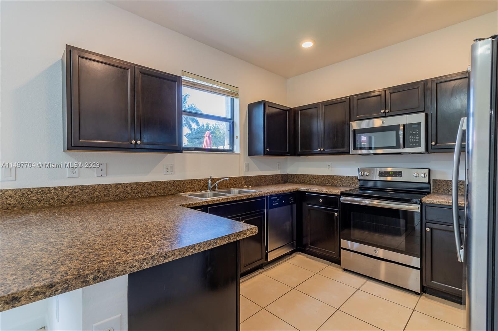 136 SE 37th Ter 136, Homestead, Florida 33033, 3 Bedrooms Bedrooms, 6 Rooms Rooms,2 BathroomsBathrooms,Residential,For Sale,136 SE 37th Ter 136,A11497704