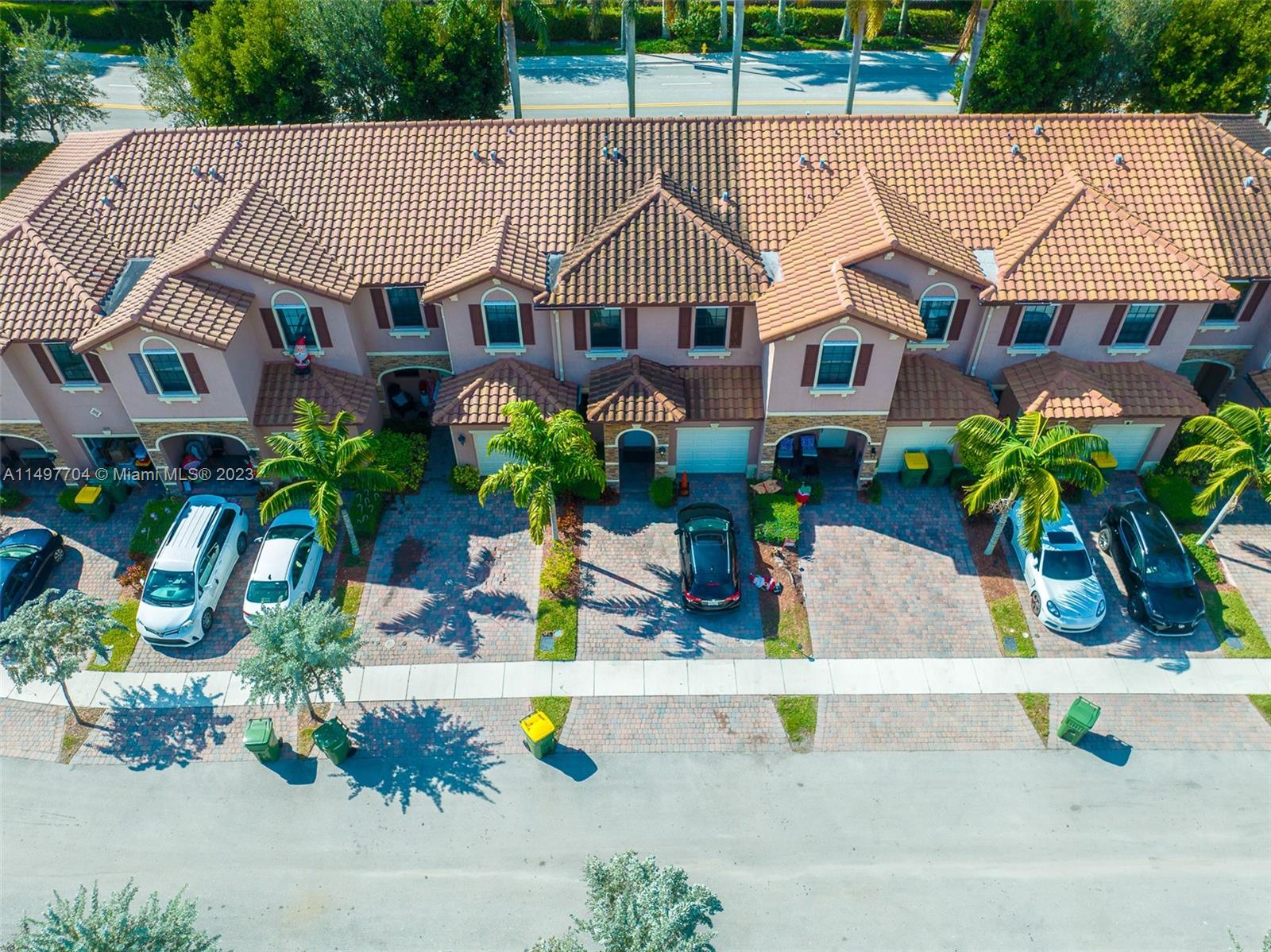 136 SE 37th Ter 136, Homestead, Florida 33033, 3 Bedrooms Bedrooms, 6 Rooms Rooms,2 BathroomsBathrooms,Residential,For Sale,136 SE 37th Ter 136,A11497704