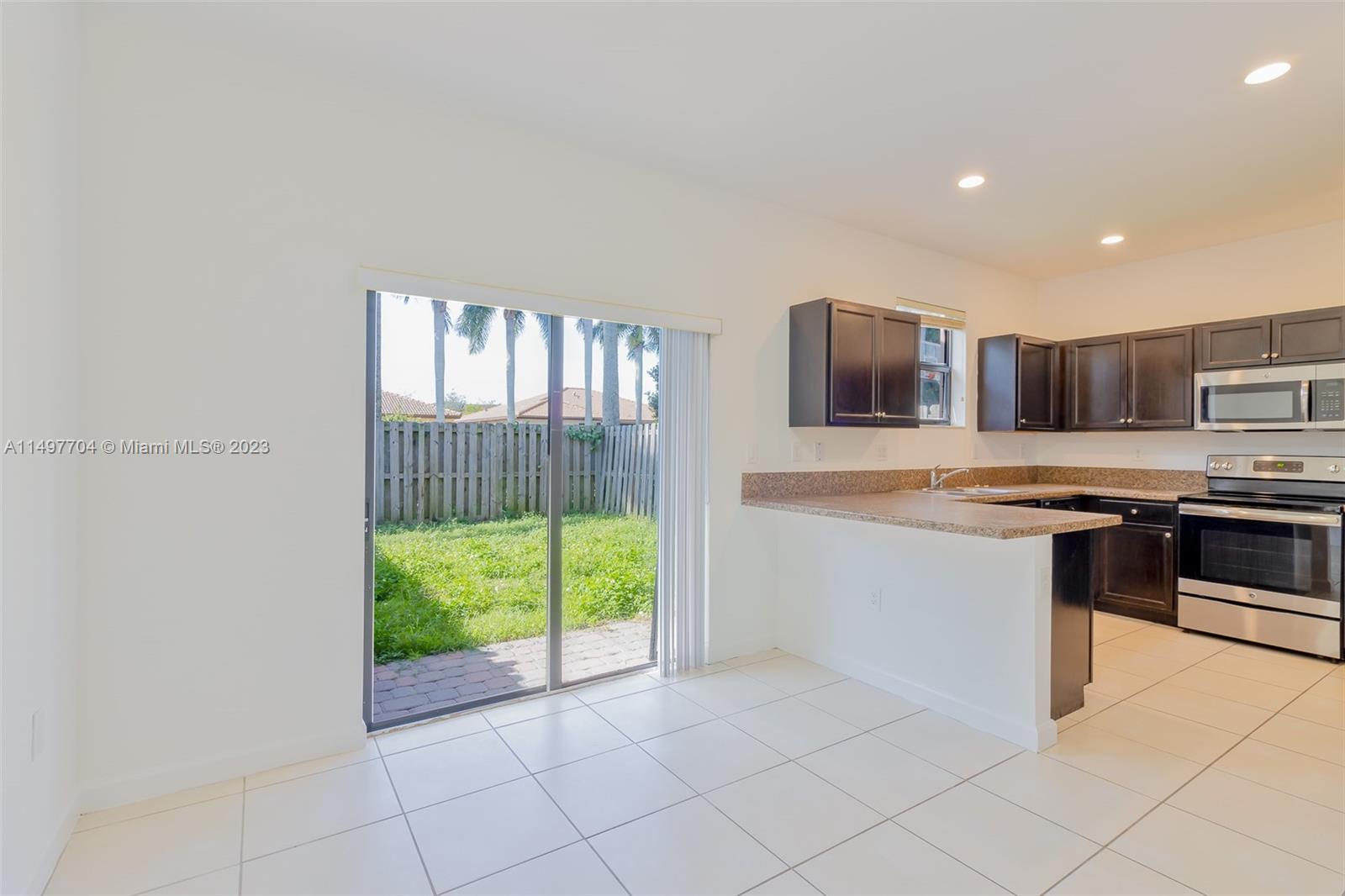 136 SE 37th Ter 136, Homestead, Florida 33033, 3 Bedrooms Bedrooms, 6 Rooms Rooms,2 BathroomsBathrooms,Residential,For Sale,136 SE 37th Ter 136,A11497704