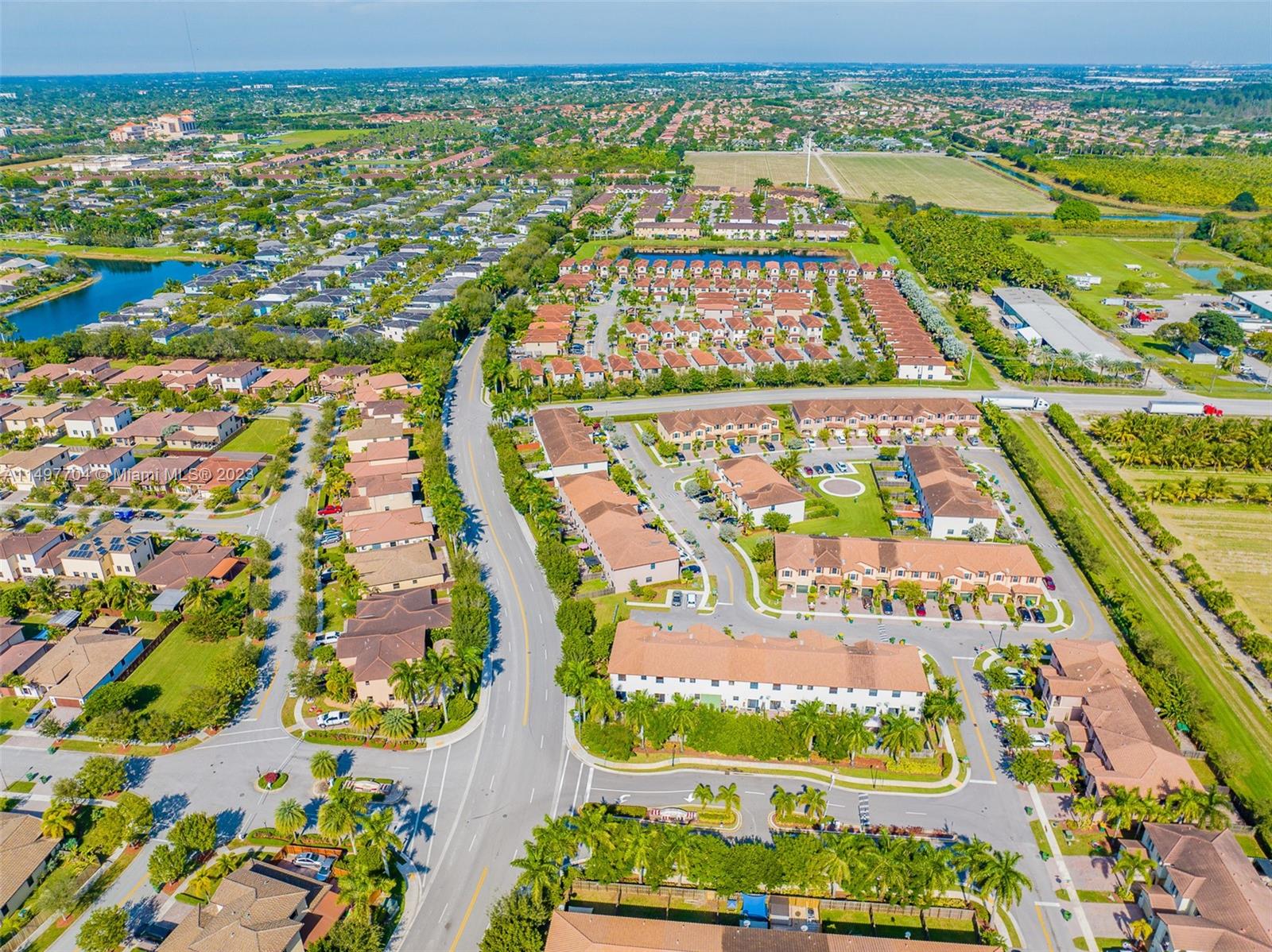 136 SE 37th Ter 136, Homestead, Florida 33033, 3 Bedrooms Bedrooms, 6 Rooms Rooms,2 BathroomsBathrooms,Residential,For Sale,136 SE 37th Ter 136,A11497704