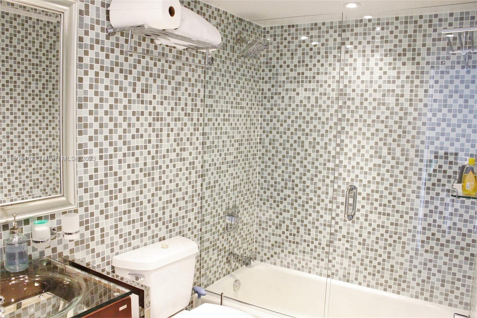 1980 S OCEAN DR 8N, Hallandale Beach, Florida 33009, 2 Bedrooms Bedrooms, ,1 BathroomBathrooms,Residentiallease,For Rent,1980 S OCEAN DR 8N,A11500482