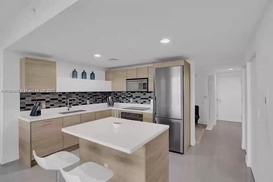 16385 Biscayne Blvd 806, North Miami Beach, Florida 33160, 2 Bedrooms Bedrooms, ,2 BathroomsBathrooms,Residentiallease,For Rent,16385 Biscayne Blvd 806,A11500915