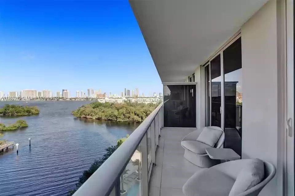 16385 Biscayne Blvd 806, North Miami Beach, Florida 33160, 2 Bedrooms Bedrooms, ,2 BathroomsBathrooms,Residentiallease,For Rent,16385 Biscayne Blvd 806,A11500915