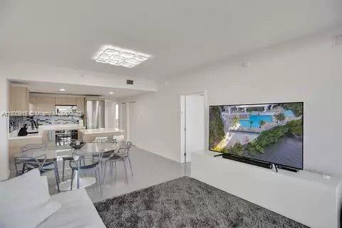 16385 Biscayne Blvd 806, North Miami Beach, Florida 33160, 2 Bedrooms Bedrooms, ,2 BathroomsBathrooms,Residentiallease,For Rent,16385 Biscayne Blvd 806,A11500915