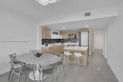 16385 Biscayne Blvd 806, North Miami Beach, Florida 33160, 2 Bedrooms Bedrooms, ,2 BathroomsBathrooms,Residentiallease,For Rent,16385 Biscayne Blvd 806,A11500915