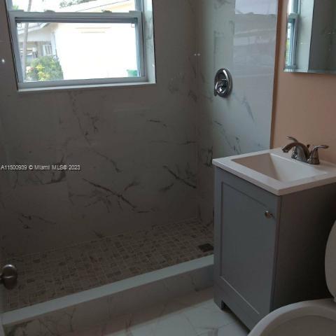 24 SE 11th St 3, Dania Beach, Florida 33004, 2 Bedrooms Bedrooms, ,2 BathroomsBathrooms,Residentiallease,For Rent,24 SE 11th St 3,A11500939
