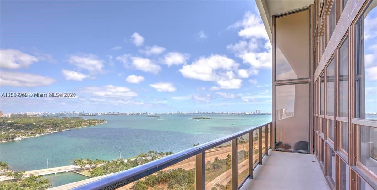 600 NE 36 St PH-22, Miami, Florida 33137, 3 Bedrooms Bedrooms, ,2 BathroomsBathrooms,Residentiallease,For Rent,600 NE 36 St PH-22,A11500959