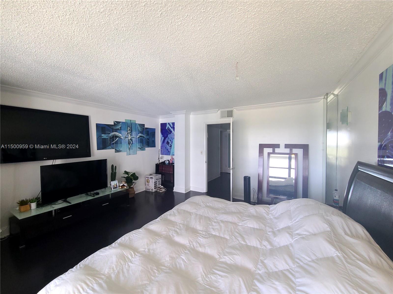 600 NE 36 St PH-22, Miami, Florida 33137, 3 Bedrooms Bedrooms, ,2 BathroomsBathrooms,Residentiallease,For Rent,600 NE 36 St PH-22,A11500959