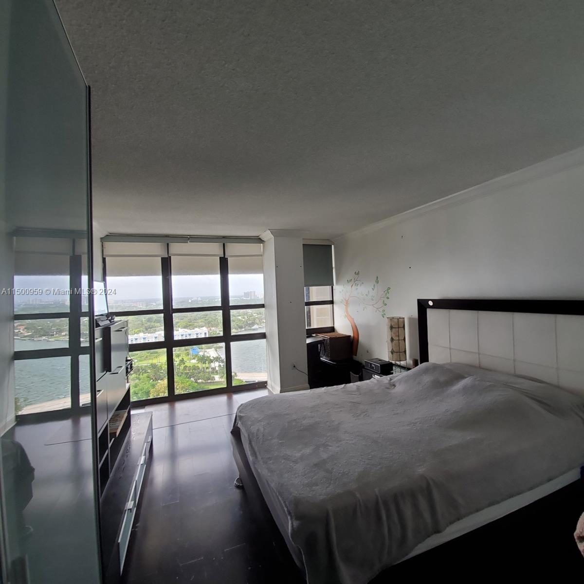 600 NE 36 St PH-22, Miami, Florida 33137, 3 Bedrooms Bedrooms, ,2 BathroomsBathrooms,Residentiallease,For Rent,600 NE 36 St PH-22,A11500959