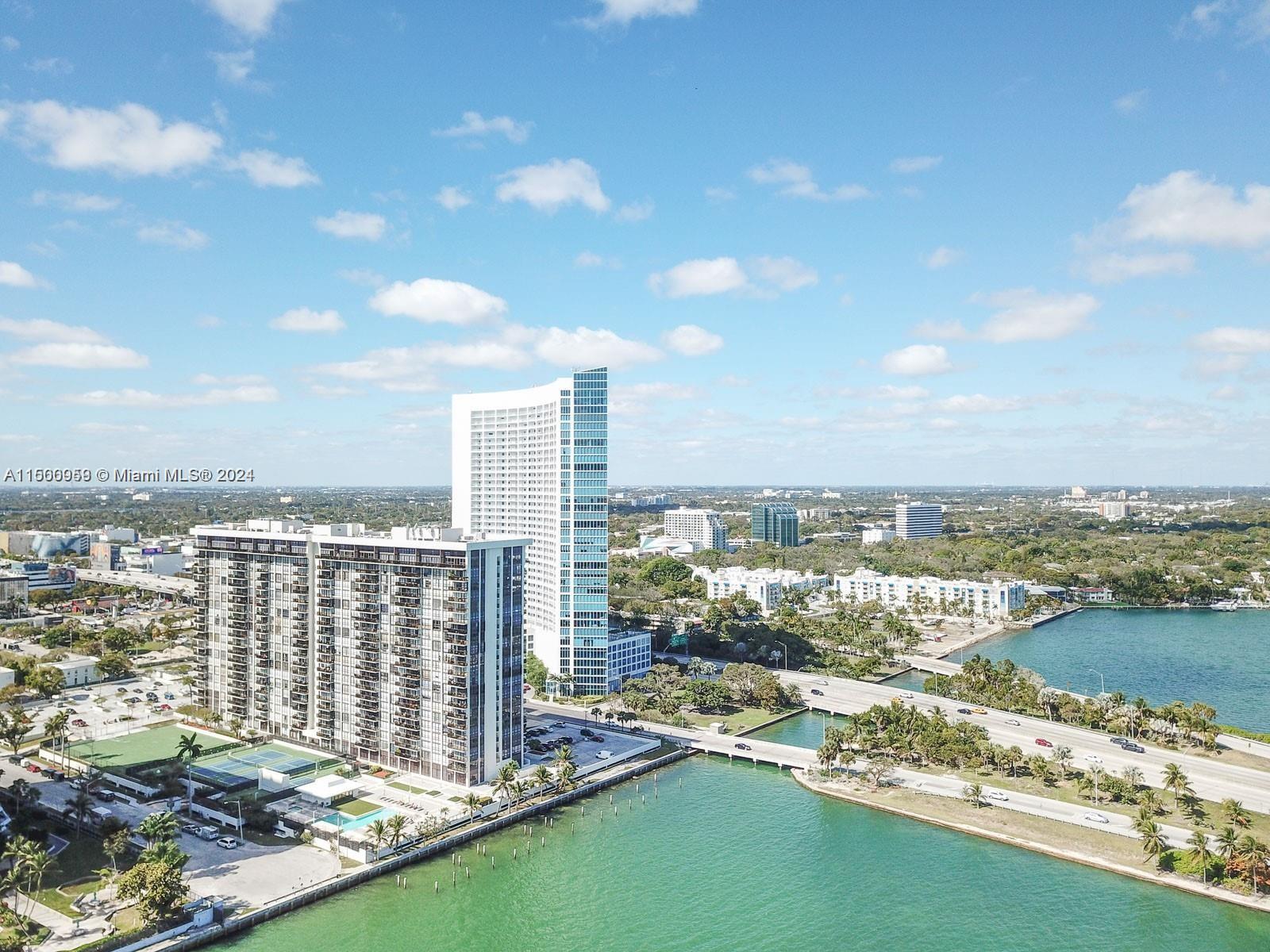 600 NE 36 St PH-22, Miami, Florida 33137, 3 Bedrooms Bedrooms, ,2 BathroomsBathrooms,Residentiallease,For Rent,600 NE 36 St PH-22,A11500959