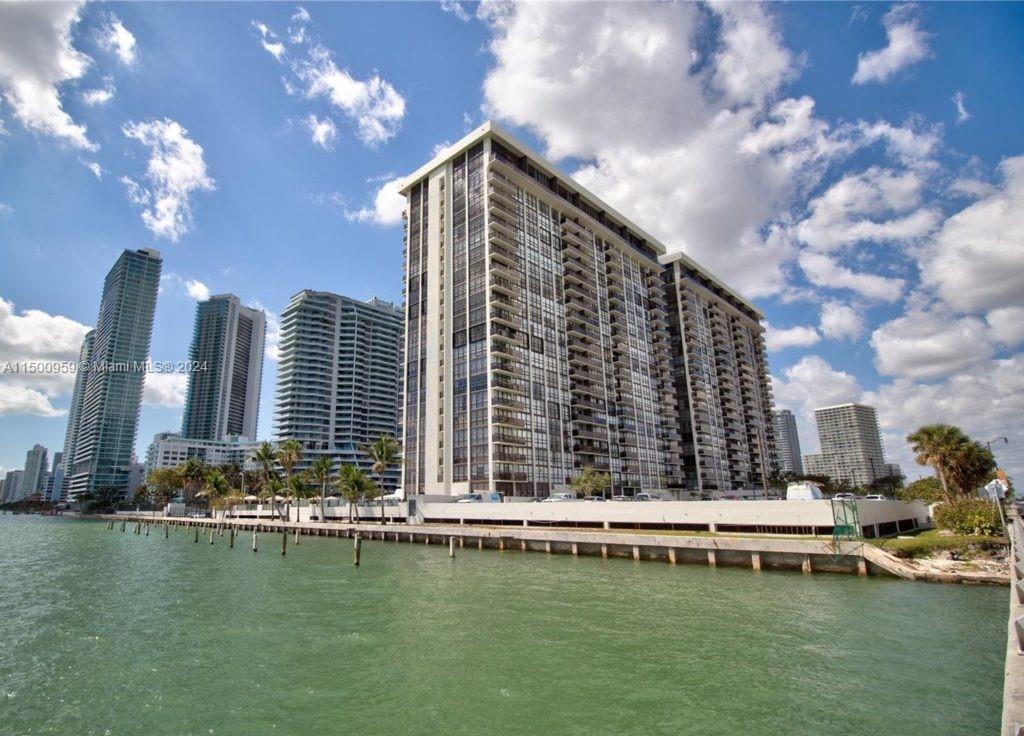600 NE 36 St PH-22, Miami, Florida 33137, 3 Bedrooms Bedrooms, ,2 BathroomsBathrooms,Residentiallease,For Rent,600 NE 36 St PH-22,A11500959