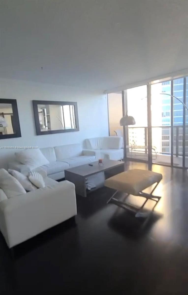 600 NE 36 St PH-22, Miami, Florida 33137, 3 Bedrooms Bedrooms, ,2 BathroomsBathrooms,Residentiallease,For Rent,600 NE 36 St PH-22,A11500959