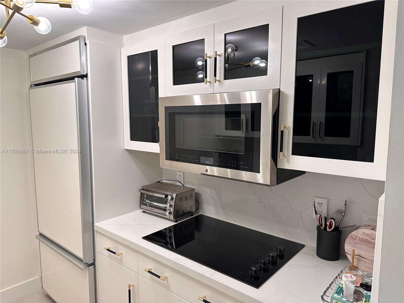 Bal Harbour, Florida 33154, 2 Bedrooms Bedrooms, ,2 BathroomsBathrooms,Residentiallease,For Rent,A11500967