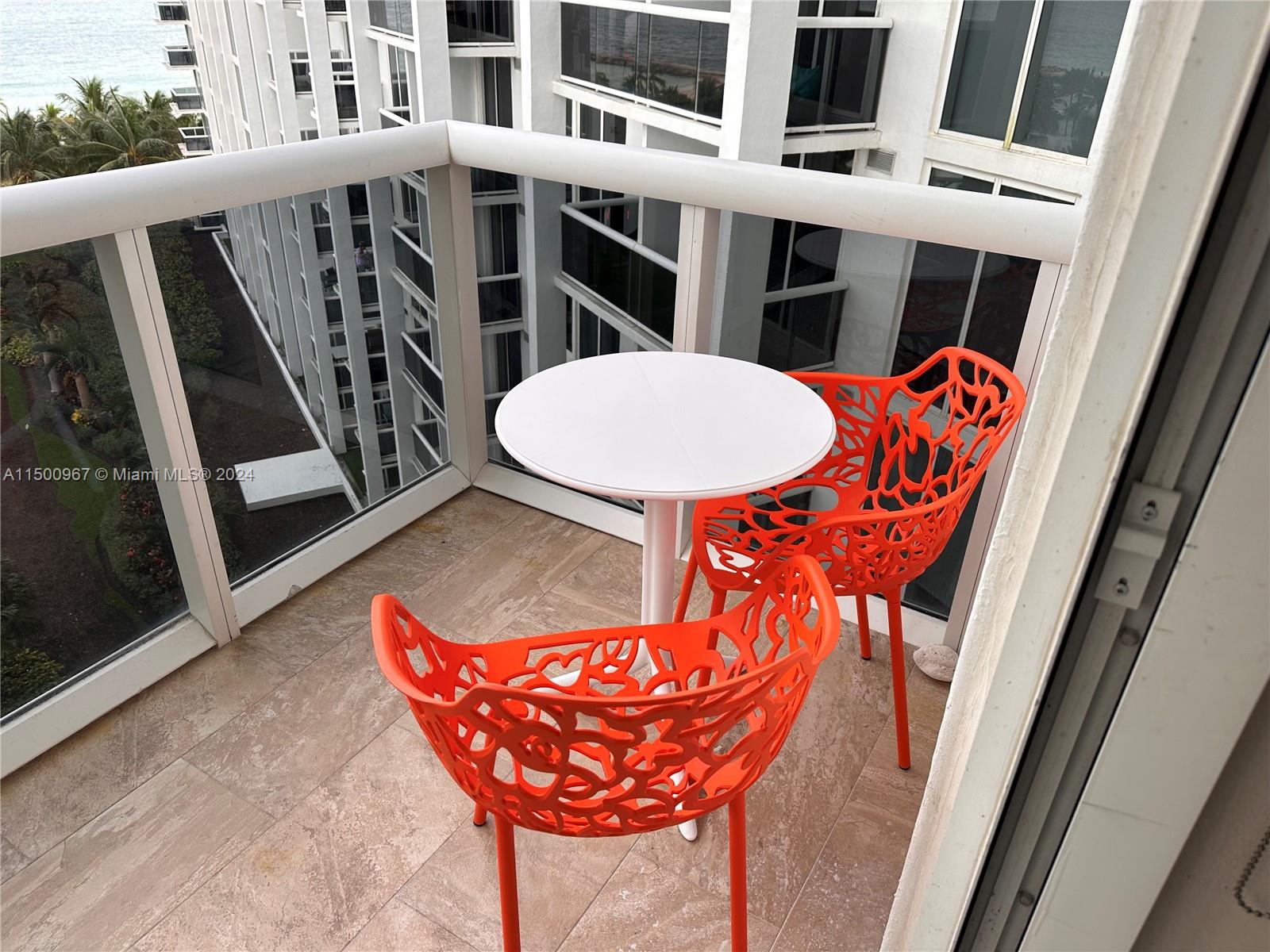 Bal Harbour, Florida 33154, 2 Bedrooms Bedrooms, ,2 BathroomsBathrooms,Residentiallease,For Rent,A11500967