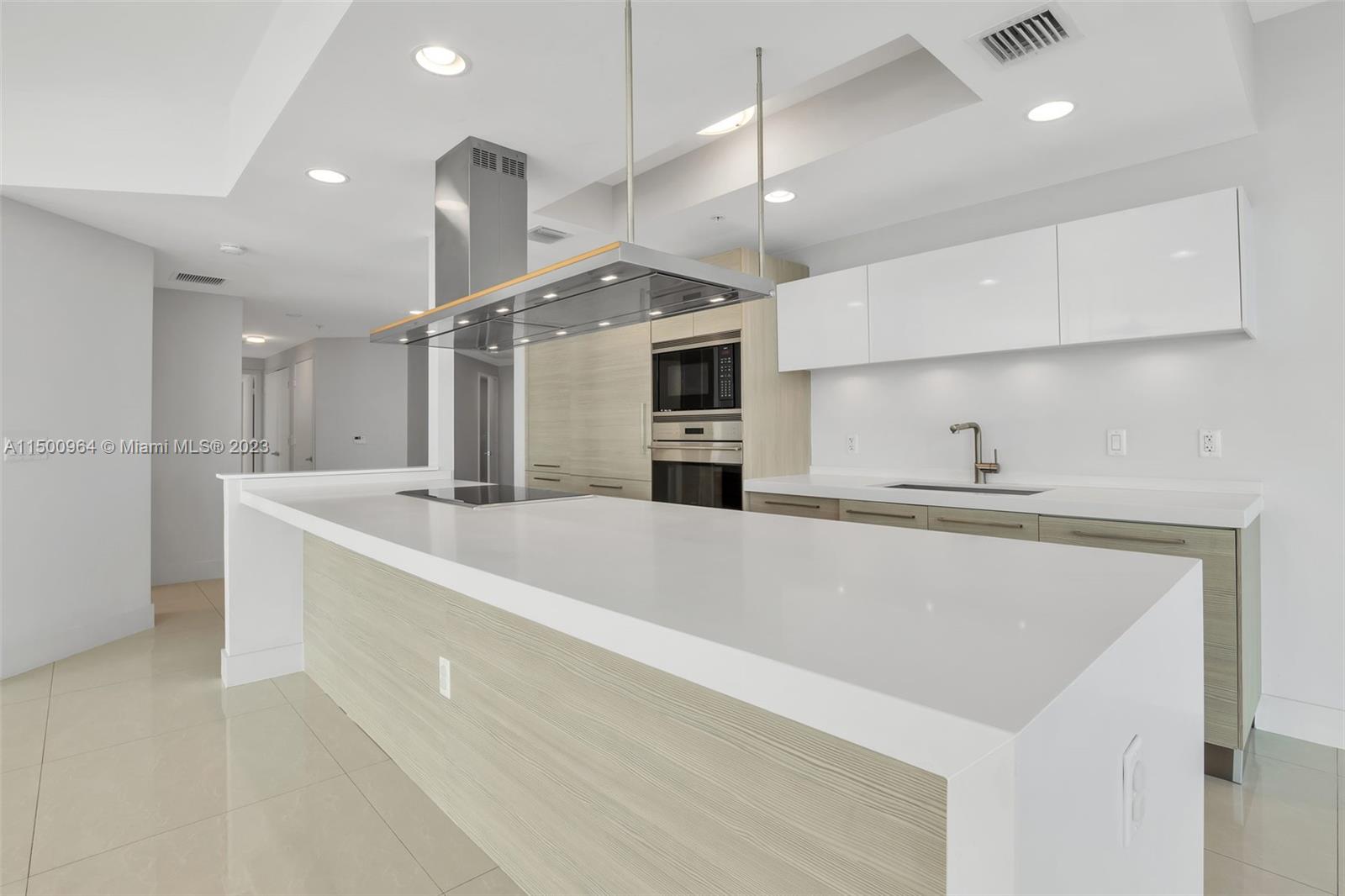 17301 Biscayne Blvd 1709, North Miami Beach, Florida 33160, 3 Bedrooms Bedrooms, ,3 BathroomsBathrooms,Residential,For Sale,17301 Biscayne Blvd 1709,A11500964