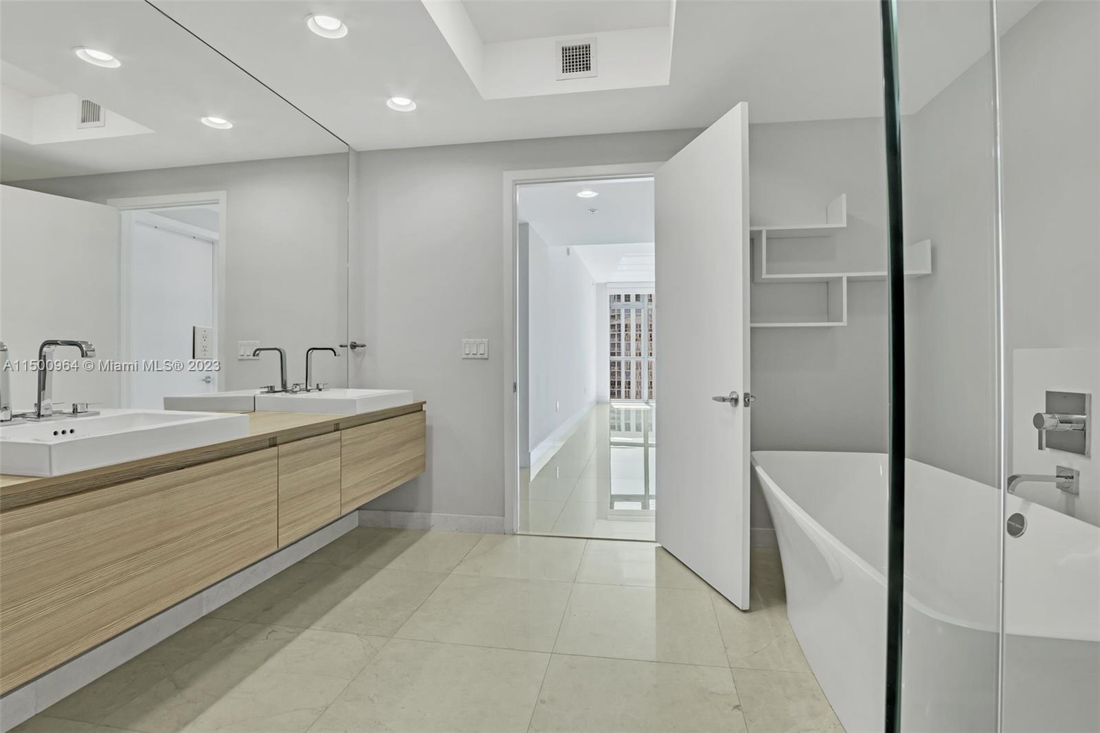 17301 Biscayne Blvd 1709, North Miami Beach, Florida 33160, 3 Bedrooms Bedrooms, ,3 BathroomsBathrooms,Residential,For Sale,17301 Biscayne Blvd 1709,A11500964