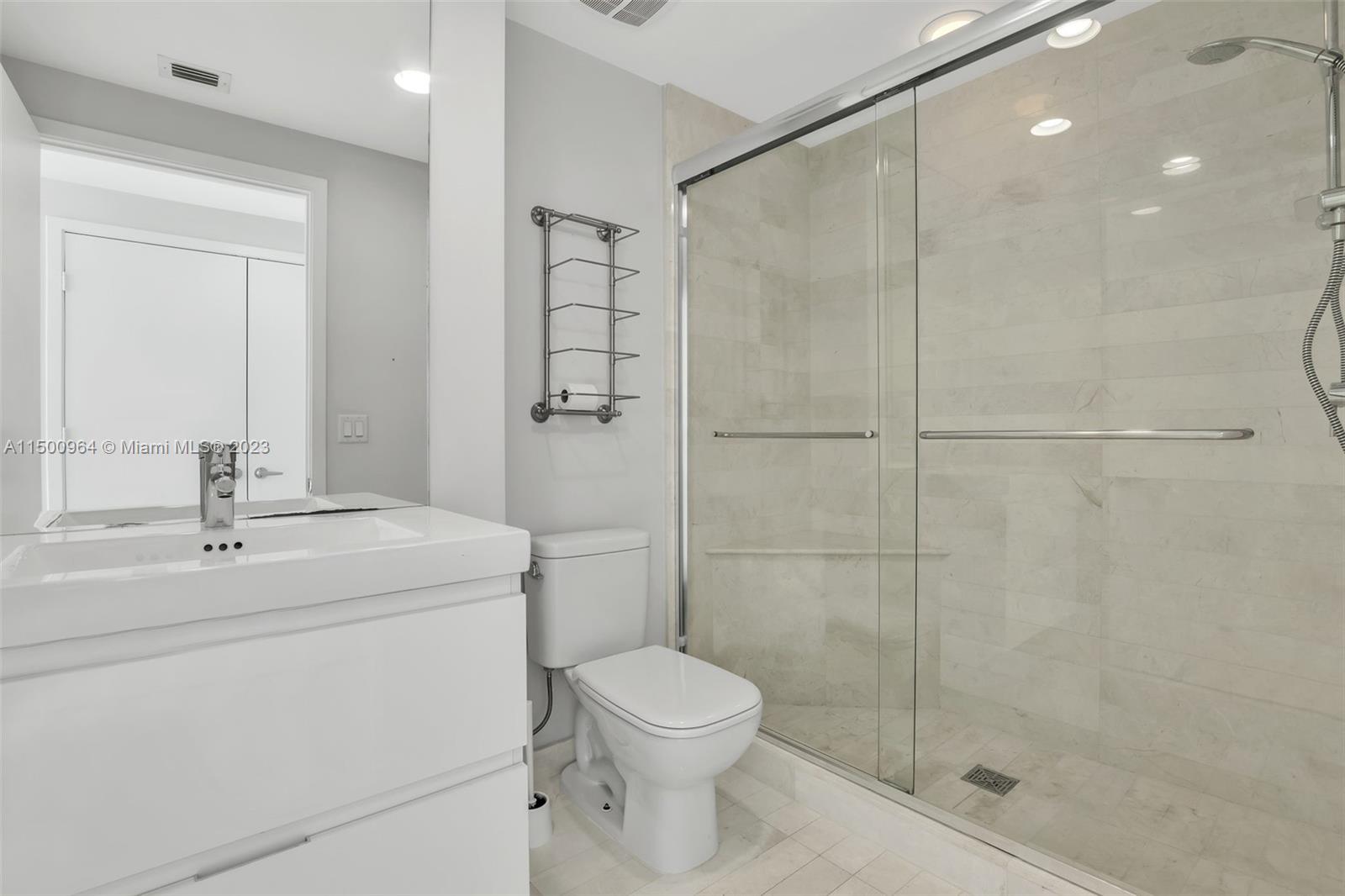 17301 Biscayne Blvd 1709, North Miami Beach, Florida 33160, 3 Bedrooms Bedrooms, ,3 BathroomsBathrooms,Residential,For Sale,17301 Biscayne Blvd 1709,A11500964