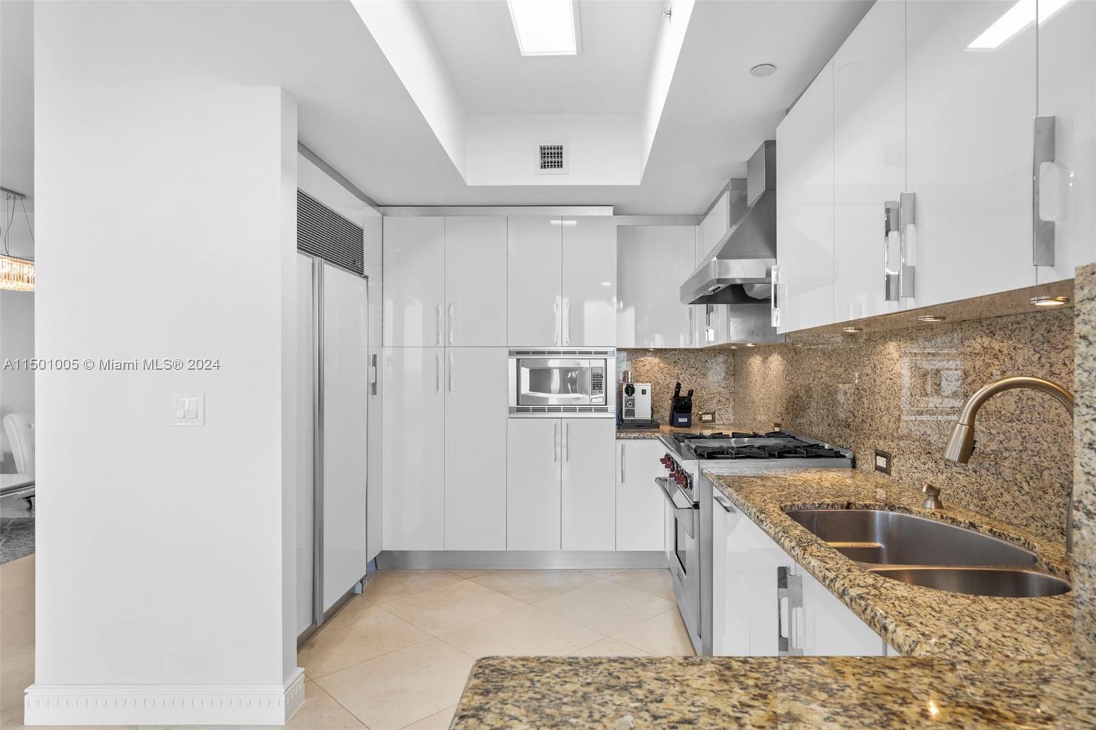 17875 Collins Ave 702, Sunny Isles Beach, Florida 33160, 3 Bedrooms Bedrooms, ,3 BathroomsBathrooms,Residentiallease,For Rent,17875 Collins Ave 702,A11501005