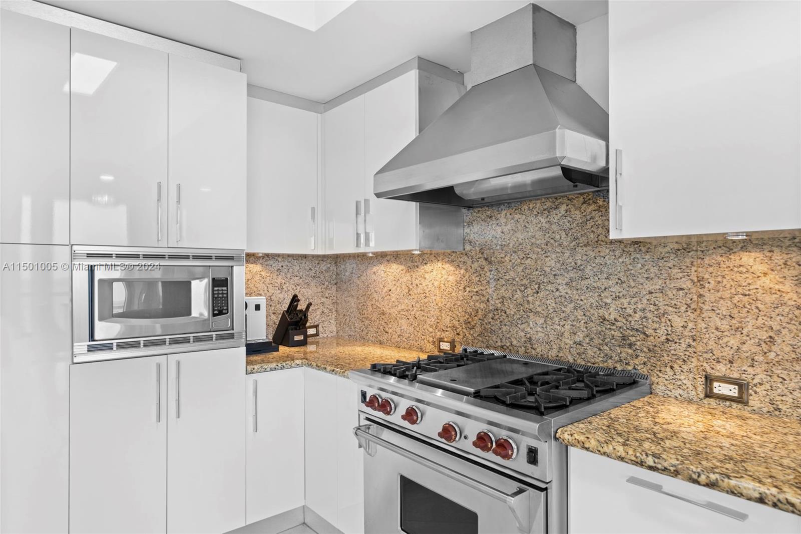 17875 Collins Ave 702, Sunny Isles Beach, Florida 33160, 3 Bedrooms Bedrooms, ,3 BathroomsBathrooms,Residentiallease,For Rent,17875 Collins Ave 702,A11501005