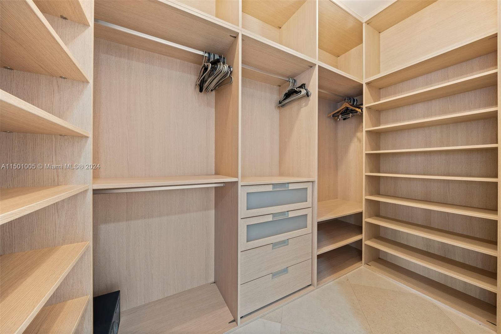 17875 Collins Ave 702, Sunny Isles Beach, Florida 33160, 3 Bedrooms Bedrooms, ,3 BathroomsBathrooms,Residentiallease,For Rent,17875 Collins Ave 702,A11501005