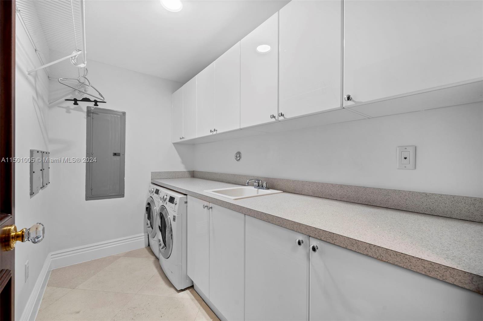 17875 Collins Ave 702, Sunny Isles Beach, Florida 33160, 3 Bedrooms Bedrooms, ,3 BathroomsBathrooms,Residentiallease,For Rent,17875 Collins Ave 702,A11501005