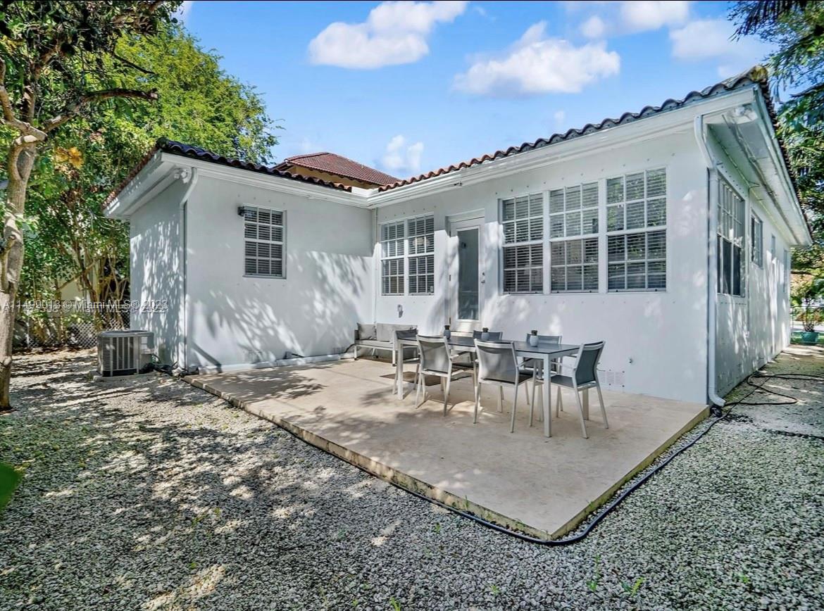 5730 San Vicente St, Coral Gables, Florida 33146, 3 Bedrooms Bedrooms, ,2 BathroomsBathrooms,Residential,For Sale,5730 San Vicente St,A11499013