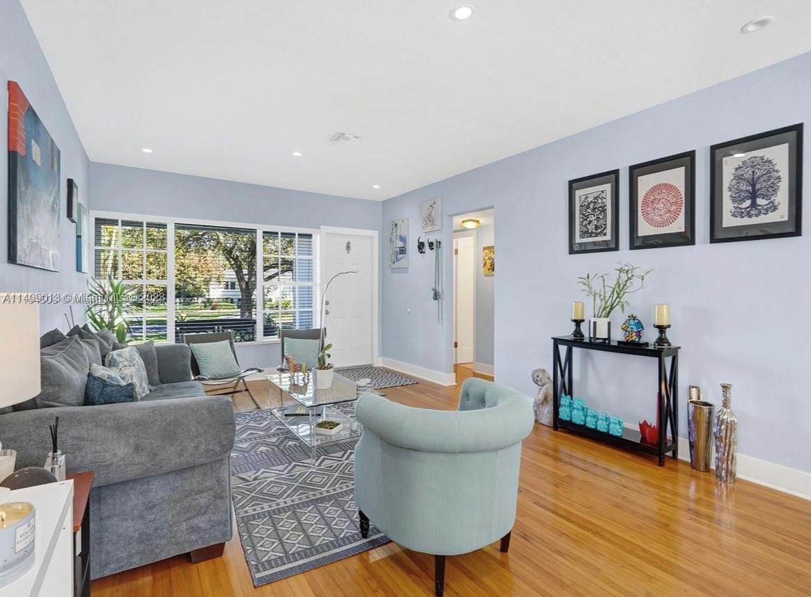 5730 San Vicente St, Coral Gables, Florida 33146, 3 Bedrooms Bedrooms, ,2 BathroomsBathrooms,Residential,For Sale,5730 San Vicente St,A11499013