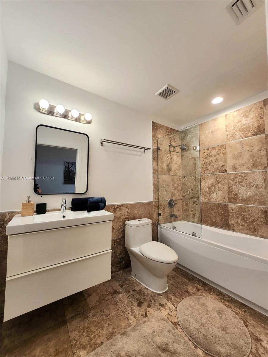 1410 Euclid Ave 3, Miami Beach, Florida 33139, 2 Bedrooms Bedrooms, ,2 BathroomsBathrooms,Residential,For Sale,1410 Euclid Ave 3,A11500646