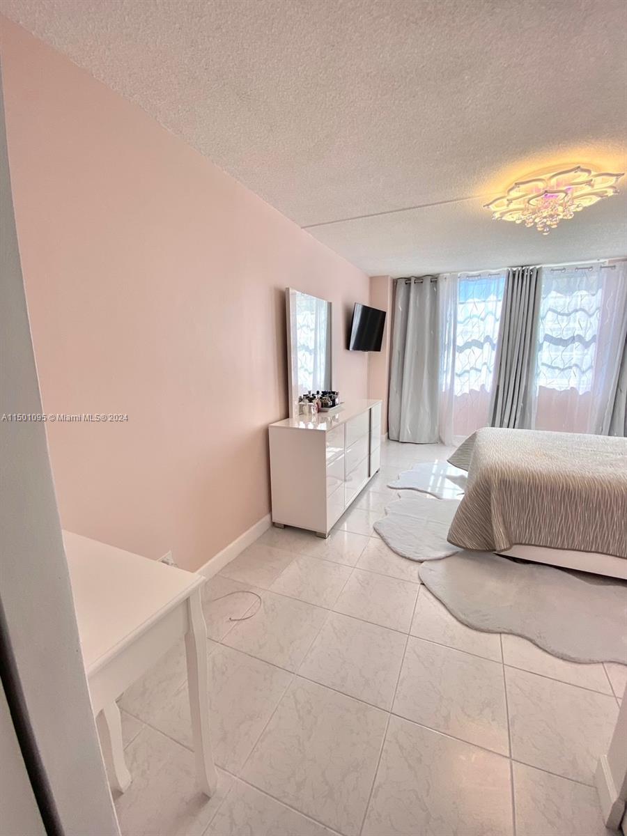 251 174th St, Sunny Isles Beach, FL, 33160 United States, 1 Bedroom Bedrooms, ,1 BathroomBathrooms,Residential,For Sale,174th St,A11501095