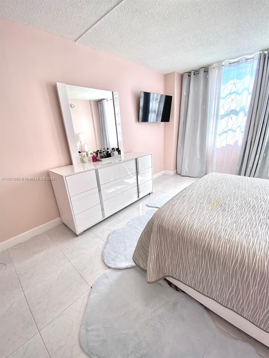 251 174th St, Sunny Isles Beach, FL, 33160 United States, 1 Bedroom Bedrooms, ,1 BathroomBathrooms,Residential,For Sale,174th St,A11501095