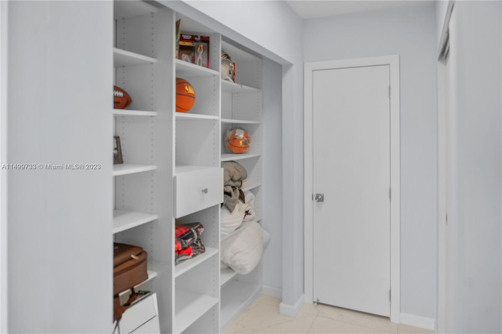 20515 E Country Club Dr 1849, Aventura, Florida 33180, 2 Bedrooms Bedrooms, ,2 BathroomsBathrooms,Residential,For Sale,20515 E Country Club Dr 1849,A11499733