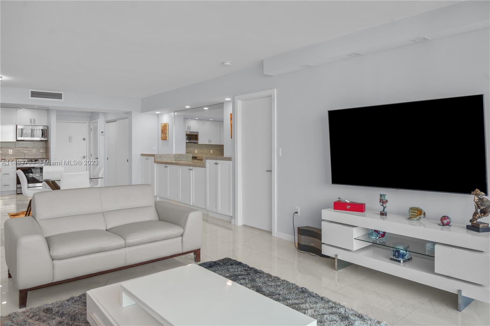 20515 E Country Club Dr 1849, Aventura, Florida 33180, 2 Bedrooms Bedrooms, ,2 BathroomsBathrooms,Residential,For Sale,20515 E Country Club Dr 1849,A11499733