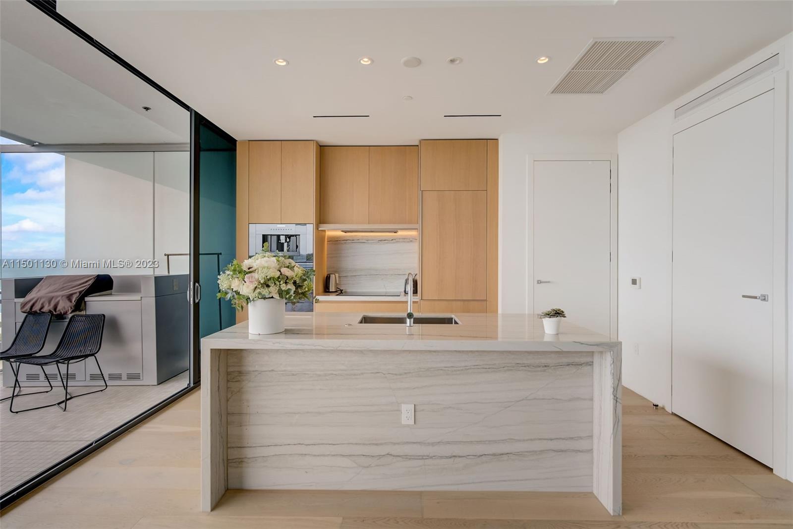8701 Collins Ave 603, Miami Beach, Florida 33154, 1 Bedroom Bedrooms, ,1 BathroomBathrooms,Residential,For Sale,8701 Collins Ave 603,A11501130