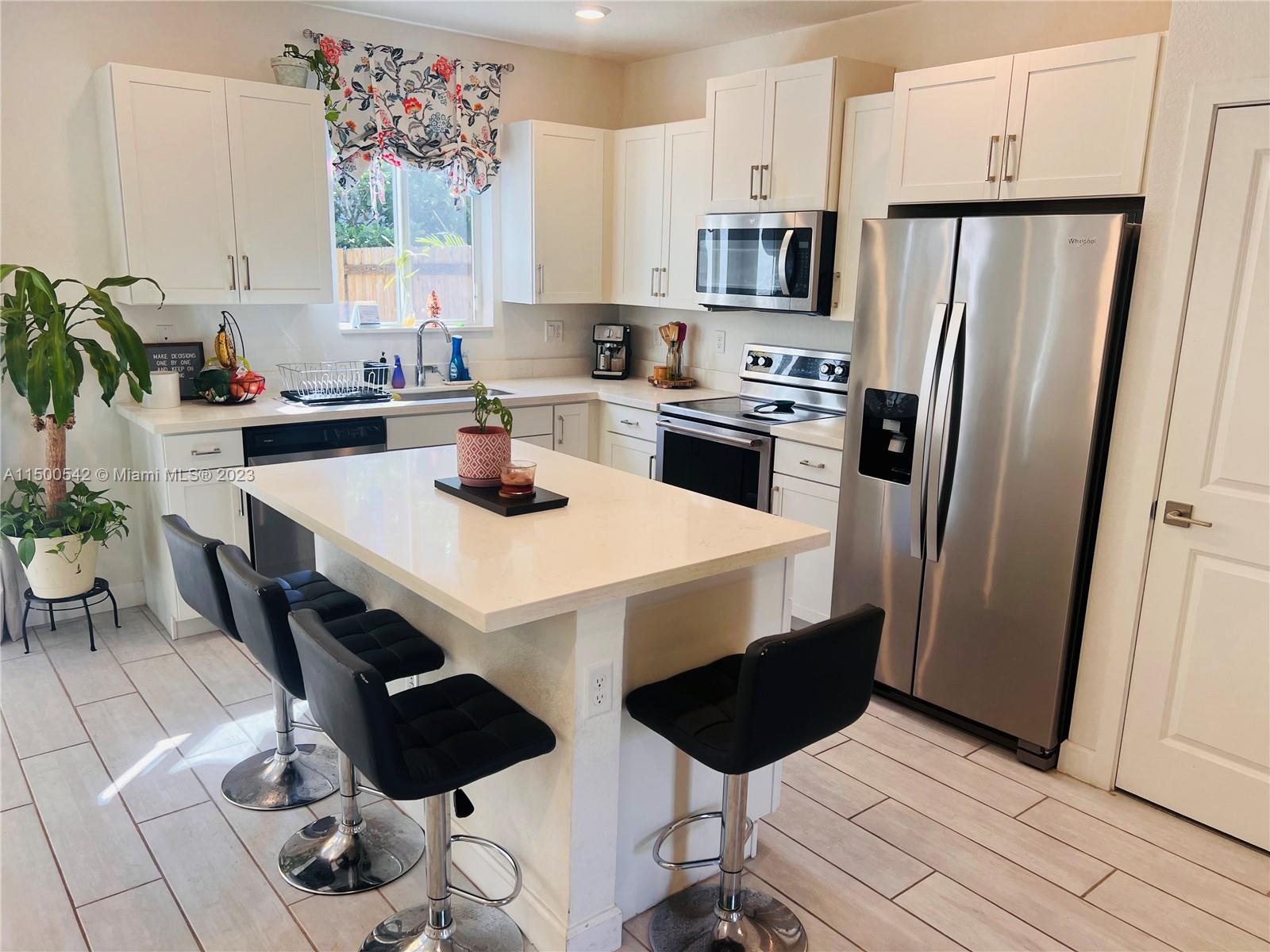 2430 SE 10th Ct, Homestead, Florida 33035, 4 Bedrooms Bedrooms, ,3 BathroomsBathrooms,Residentiallease,For Rent,2430 SE 10th Ct,A11500542