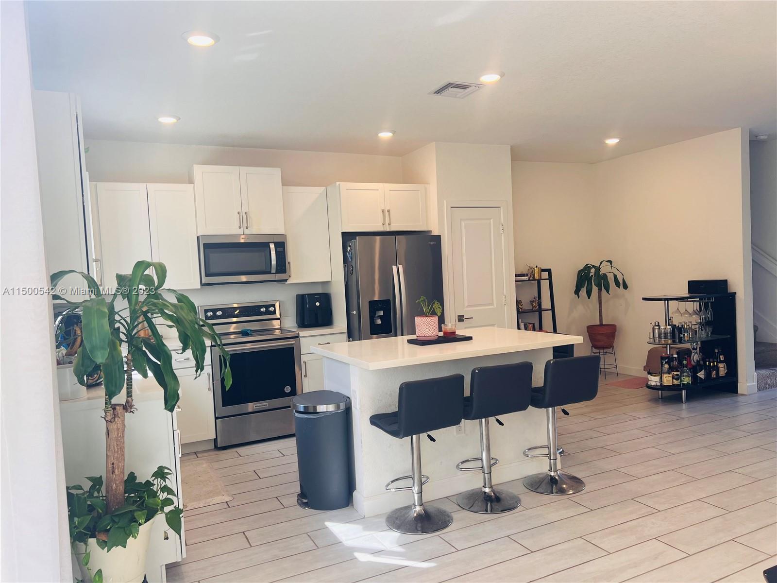 2430 SE 10th Ct, Homestead, Florida 33035, 4 Bedrooms Bedrooms, ,3 BathroomsBathrooms,Residentiallease,For Rent,2430 SE 10th Ct,A11500542