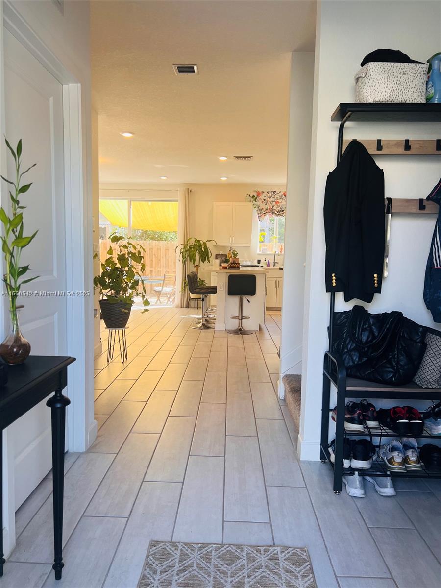 2430 SE 10th Ct, Homestead, Florida 33035, 4 Bedrooms Bedrooms, ,3 BathroomsBathrooms,Residentiallease,For Rent,2430 SE 10th Ct,A11500542