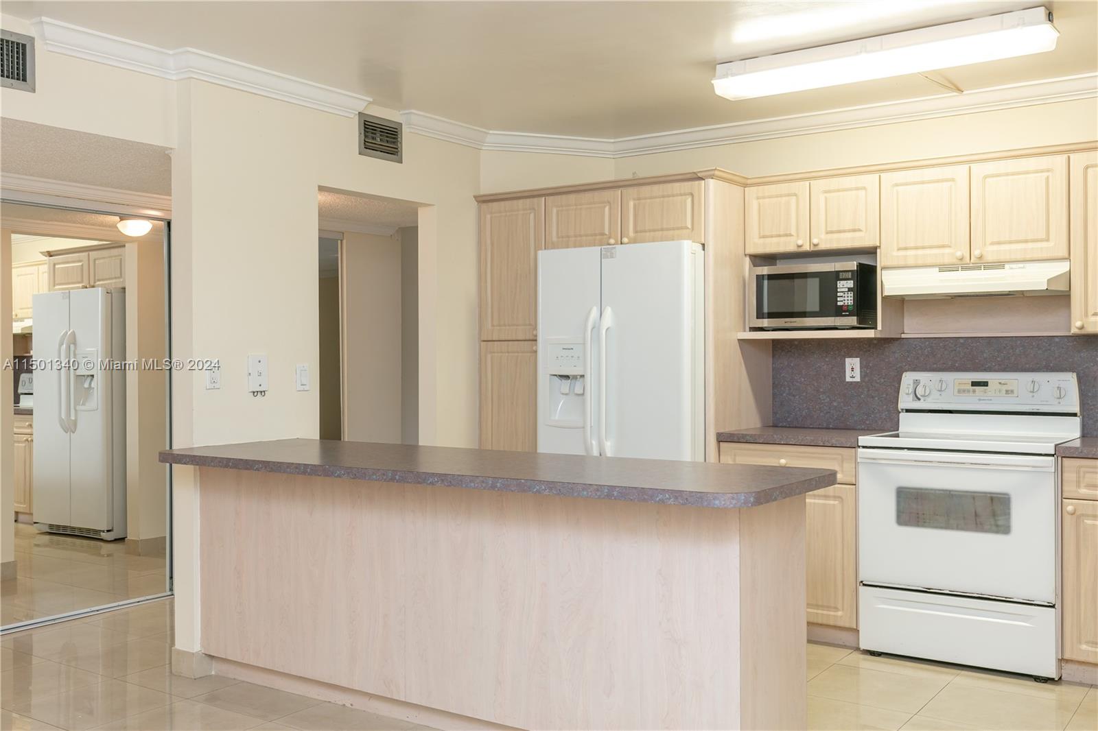 20441 NE 30th Ave 206-9, Aventura, Florida 33180, 3 Bedrooms Bedrooms, 5 Rooms Rooms,2 BathroomsBathrooms,Residential,For Sale,20441 NE 30th Ave 206-9,A11501340