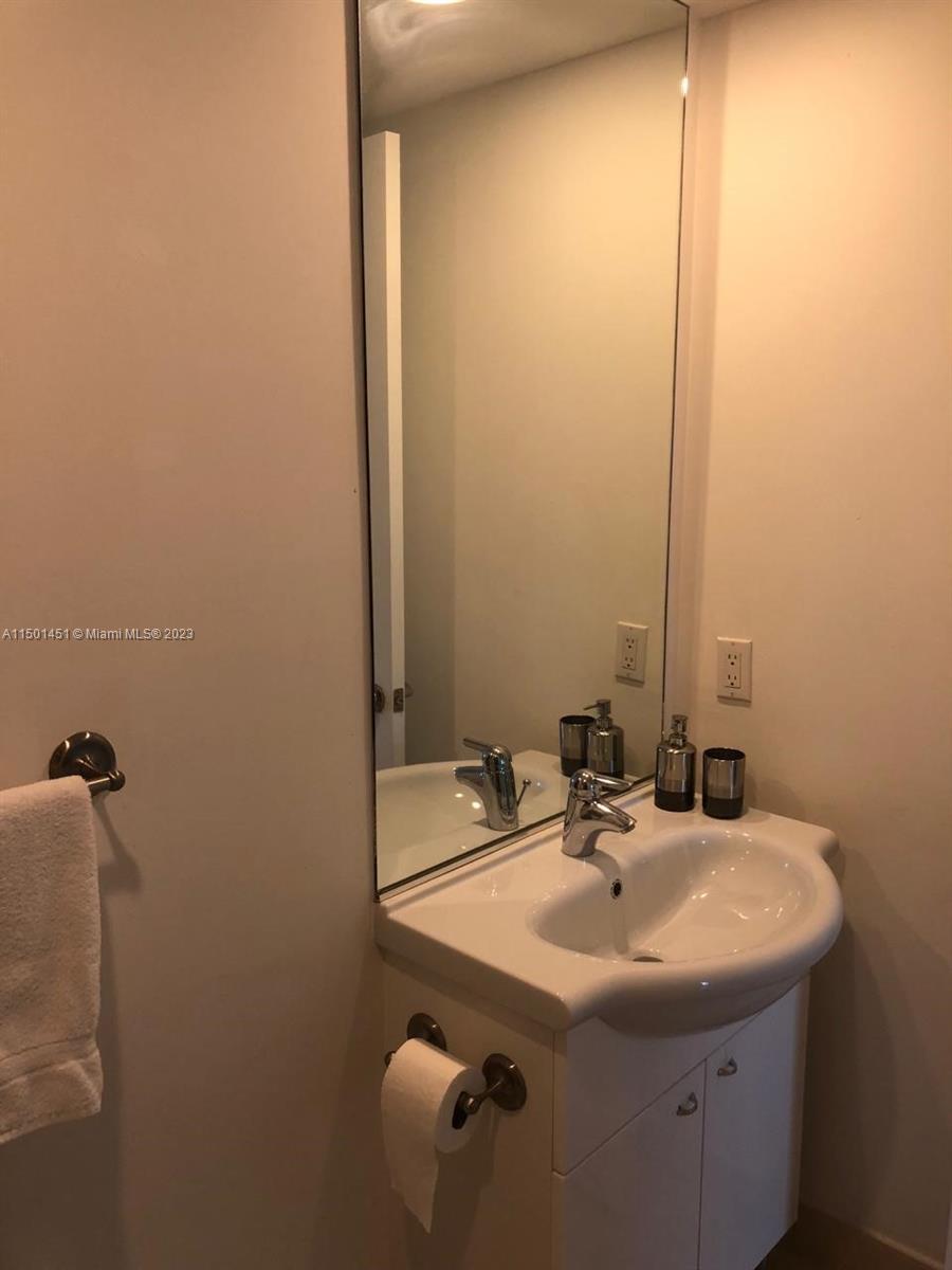 1830 S OCEAN DR 5003, Hallandale Beach, Florida 33009, 3 Bedrooms Bedrooms, ,3 BathroomsBathrooms,Residentiallease,For Rent,1830 S OCEAN DR 5003,A11501451